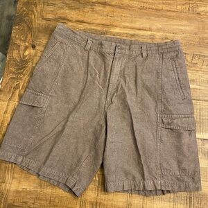 Cubavera Men’s flat front Linen Blend shorts. Brown size 38. Excellent condition